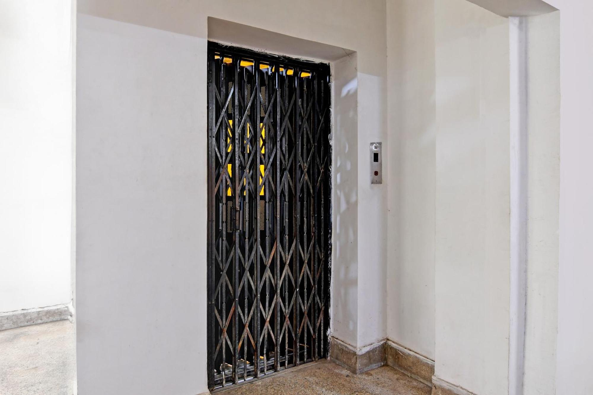 Hotel O Red Rose Near Noapara Metro Station Calcutta  Esterno foto