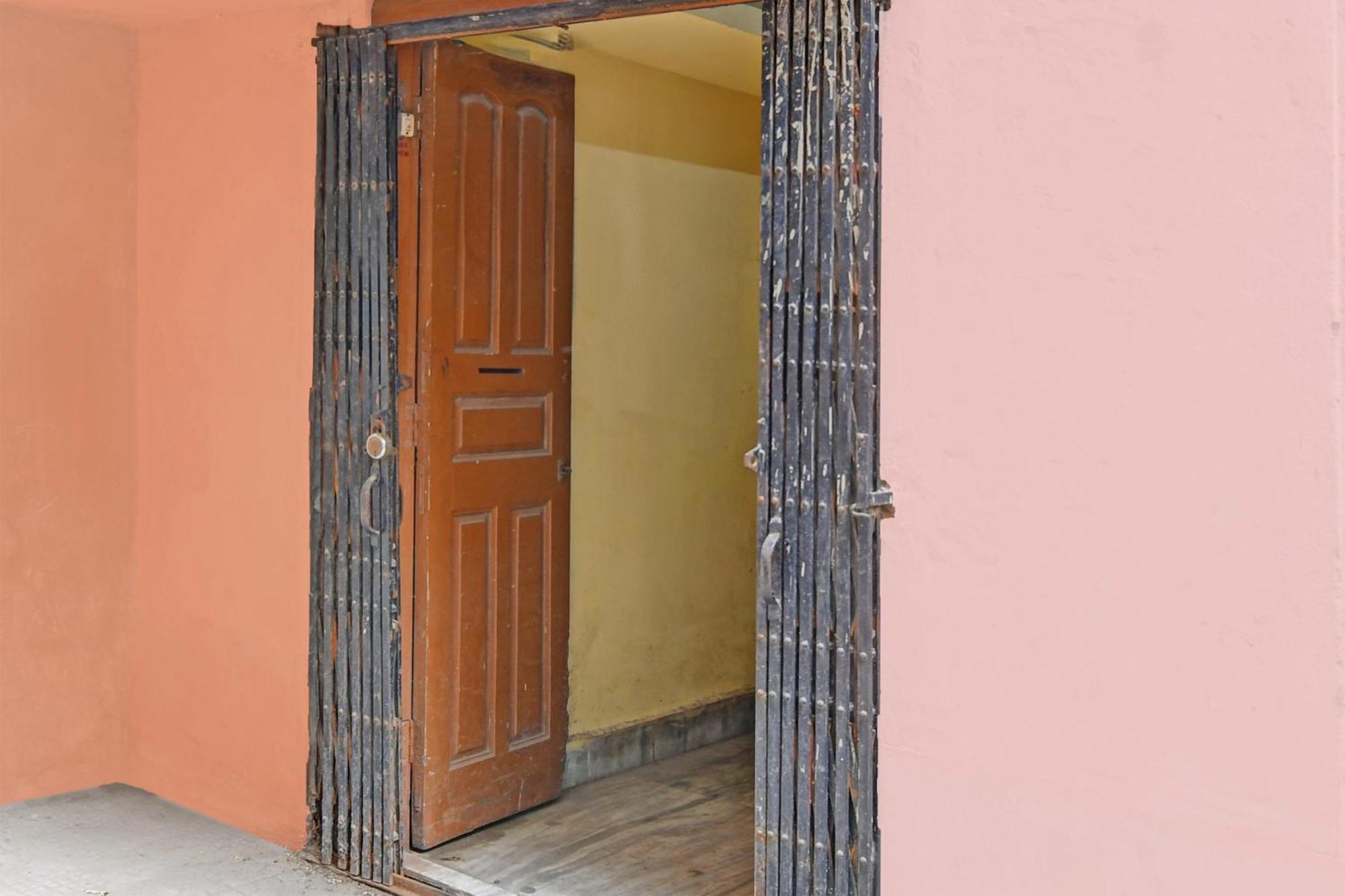 Hotel O Red Rose Near Noapara Metro Station Calcutta  Esterno foto